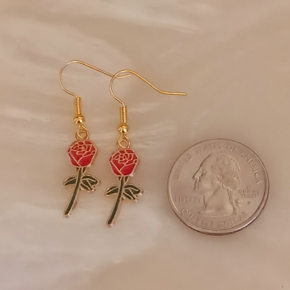 Beautiful Red Rose Oil Painted Handmade Earrings - Picture 3 of 3